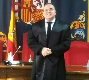 Defensa doctoral de D. Juan José Arauz Salmerón, egresado de la Facultad de Ciencias del Trabajo